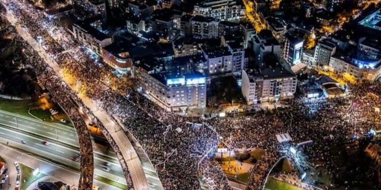 24 ur blokade Avtokomande: Študenti vztrajajo pri svojih zahtevah (FOTO, VIDEO)