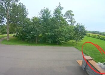 Meteorit razneslo na dvorišču: Posnetek razkriva redek pojav (VIDEO)