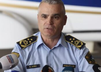 Bo revizija rešila Jušića? Uradniški svet še ni pripravljen na umik