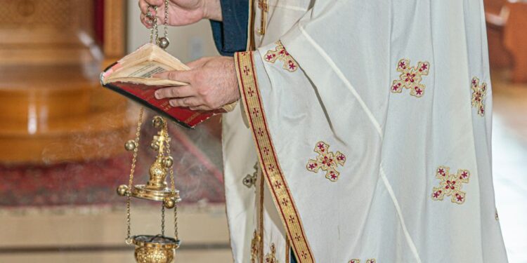 Homoseksualci lahko postanejo duhovniki: Italijanska cerkev omilila pravila