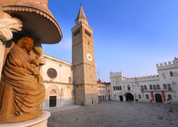 Kdo stoji za protisrbskim napisom na pročelju koprske stolnice?