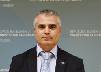 Odstop direktorja policije Senada Jušića sproža razprave o prihodnosti policije