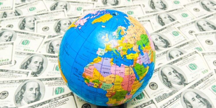 Bogastvo milijarderjev presega vse meje, revščina ostaja nespremenjena