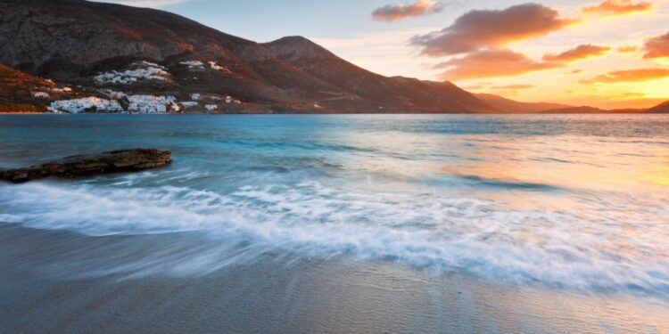 Amorgos sledi Santoriniju: Izredne razmere zaradi potresov