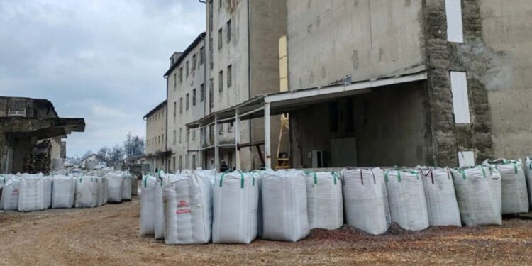 Nevarni odpadki iz Evrope končali pod hrvaško zemljo