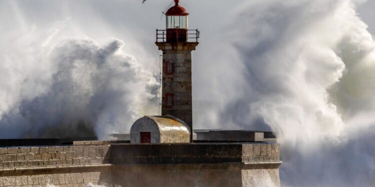 Usodne počitnice v Foz do Douru: Italijana odnesel ocean, našli njegovo truplo