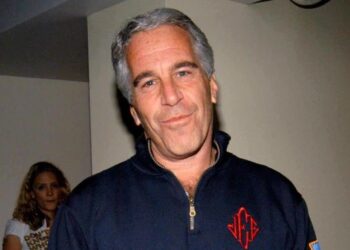 Politična in poslovna elita v strahu: Prihaja objava Epsteinovih dokumentov