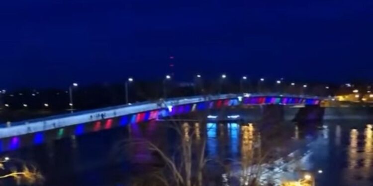 Študenti v Srbiji stopnjujejo proteste: Mostovi v Novem Sadu zaprti