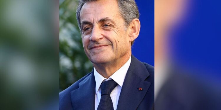Hišni pripor za Sarkozyja: Leto dni pod nadzorom elektronske zapestnice