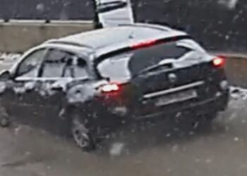 Trčenje v otroka in nesreča z BMW-jem: Policija išče priče dveh prometnih nesreč (FOTO)