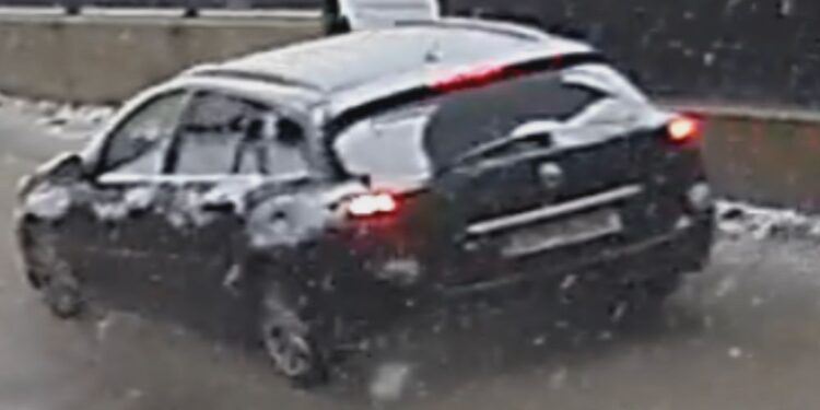 Trčenje v otroka in nesreča z BMW-jem: Policija išče priče dveh prometnih nesreč (FOTO)