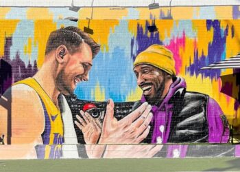 Dončić v Los Angelesu pozdravljen z umetnino: Stenska poslikava s Kobejem Bryantom (FOTO)