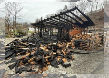 Zagorelo v Slovenia Eco Resortu: Kamera ujela sumljiv vstop, požar naj bi bil podtaknjen (FOTO)