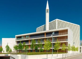 Muslimani po vsem svetu začenjajo postni mesec ramazan