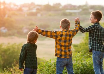 Sindrom srednjega otroka: Mit ali resnična težava?