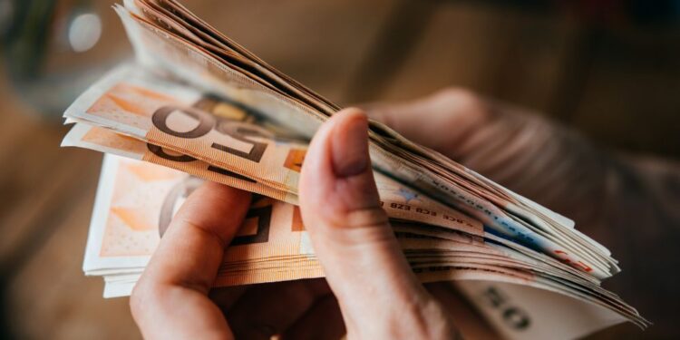 Zvišanje nadomestila za brezposelnost: Kdaj in koliko?