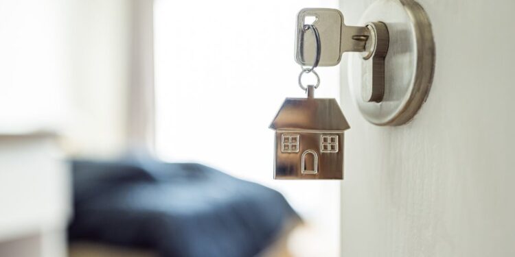 Vlada proti kratkoročnim najemom: Lastniki bodo imeli strožje pogoje