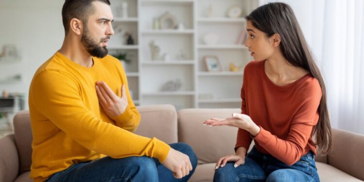 Psihoterapevti svetujejo: 5 pravil uspešne komunikacije v zakonu