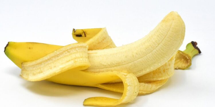 Zakaj imajo banane bele niti in ali bi jih morali jesti?