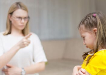 Vzgoja brez pogojevanja: Kako zgraditi trden odnos z otrokom