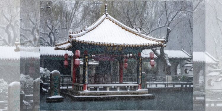 Vzhod Kitajske v primežu vremenskih skrajnosti: Sneg v Šandogu, poletje v Šanghaju