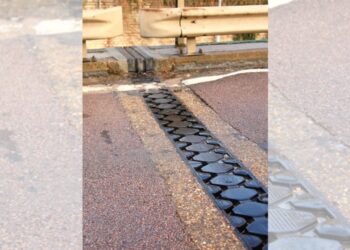 Avtocesta pri Trojanah nevarna: Dvignjena dilatacija mostu povzročila trke